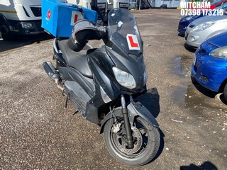 Location: Mitcham - 2013 YAMAHA YP 125 R-XMAX Scooter REG: GX63WEH, Keys: No, MOT Expiry date: 29/04/2026, 124 Petrol, AUTOMATIC, Former Keepers: 5