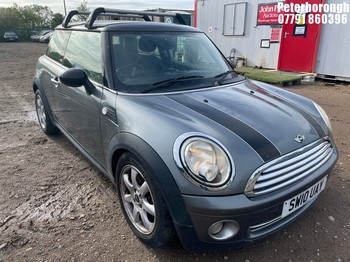 Location: Peterborough - 2010 MINI COOPER GRAPHITE 3 DOOR HATCHBACK REG: SW10UAY, 1598cc PETROL, 6 SPEED MANUAL PETROL, Former Keepers: 5, Keys: Yes, MOT Expiry date: 24/04/2025