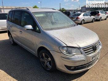 Location: Brentwood - 2009 VOLKSWAGEN TOURAN MPV REG: BP59FDV, Keys: No, MOT Expiry date: 17/03/2025, 1380 Petrol, Auto Petrol, Former Keepers: 5