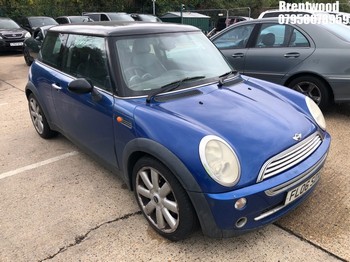 Location: Brentwood - 2006 MINI MINI COOPER 3 Door Hatchback REG: FL06SDX, Keys: No, MOT Expiry date: 11/05/2026, 1598 Petrol, 5 Speed Manual Petrol, Former Keepers: 9