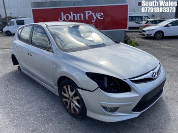 Location: South Wales - 2010 HYUNDAI I30 COMFORT CRDI 5 Door Hatchback REG: EO60XJY, Keys: No, MOT Expiry date: 17/04/2026, 1582 Diesel, 6 Speed Manual Diesel, Former Keepers: 5