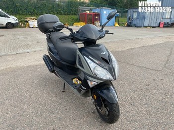 Location: Mitcham - 2020 LEXMOTO TITAN 125 ZN 125 T-8F Motorcycle REG: LV70XYL, Keys: No, MOT Expiry date: 01/07/2026, 125 Petrol, AUTOMATIC, Former Keepers: 3