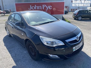 Location: South Wales - 2010 VAUXHALL ASTRA EXCLUSIV CDTI 5 Door Hatchback REG: BV60LKF, Keys: No, MOT Expiry date: 04/05/2024, 1686 Diesel, 6 Speed Manual Diesel, Former Keepers: 4
