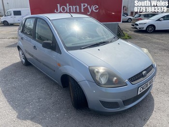 Location: South Wales - 2006 FORD FIESTA STYLE CLIMATE 5 Door Hatchback REG: CK06NDL, Keys: No, MOT Expiry date: 10/07/2025, 1388 Petrol, 5 Speed Manual Petrol, Former Keepers: 7