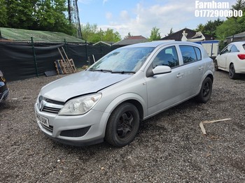 Location: Farnham - 2010 VAUXHALL ASTRA CLUB AUTO 5 Door Hatchback REG: DN60UUK, Keys: Yes, MOT Expiry date: 25/09/2026, 1796 CC Petrol, 4 Speed Automatic Petrol, Former Keepers: 4
