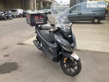 Location: Hayes - 2020 HONDA WW 125-A Motorcycle REG: RX70WXG, Keys: No, MOT Expiry date: 24/10/2025, 125 Petrol, AUTOMATIC, Former Keepers: 1