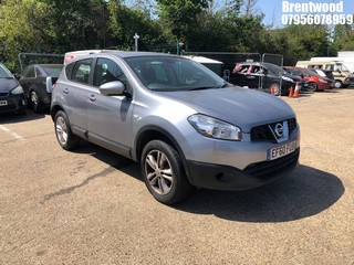 Location: Brentwood - 2010 NISSAN QASHQAI ACENTA 5 Door Hatchback REG: EF60FUB, Keys: No, MOT Expiry date: 26.02.2027, 1598 Petrol, 5 Speed Manual Petrol, Former Keepers: 2