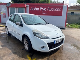 Location: Hull - 2011 RENAULT CLIO DYNAMIQUE TOMTOM DCI 5 Door Hatchback REG: NJ61ZKD, Keys: No, MOT Expiry date: 17/10/2026, 1461 Diesel, 5 Speed Manual Diesel, Former Keepers: 6