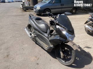 Location: Hayes - 2011 HONDA WW 125 EX2-A Motorcycle REG: LT11EOW, Keys: No, MOT Expiry date: 02/02/2025, 125 Petrol, Automatic, Former Keepers: 11