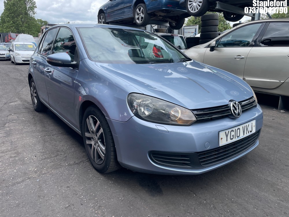 Location: Stapleford - 2010 VOLKSWAGEN GOLF SE BLUEMOTION TDI 5 Door Hatchback REG: YG10VKJ, Keys: Yes, MOT Expiry date: 31/05/2026, 1598 Diesel, 5 Speed Manual Diesel, Former Keepers: 5