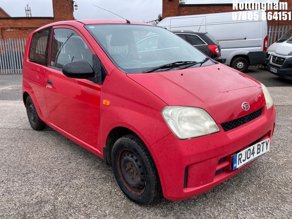 Location: Nottingham - 2004 DAIHATSU CHARADE EL AUTO 3 DOOR HATCHBACK REG: RJ04BTY, 989cc PETROL, 4 SPEED AUTO PETROL, Former Keepers: 6, Keys: Yes, MOT Expiry date: 27/05/2026