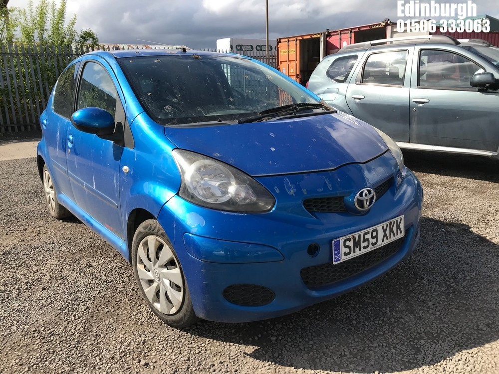Location: Edinburgh - 2009 TOYOTA AYGO BLUE VVT-I 5 Door Hatchback REG: SM59XKK, Keys: No, MOT Expiry date: 13/11/2025, 998 Petrol, 5 Speed Manual Petrol, Former Keepers: 7