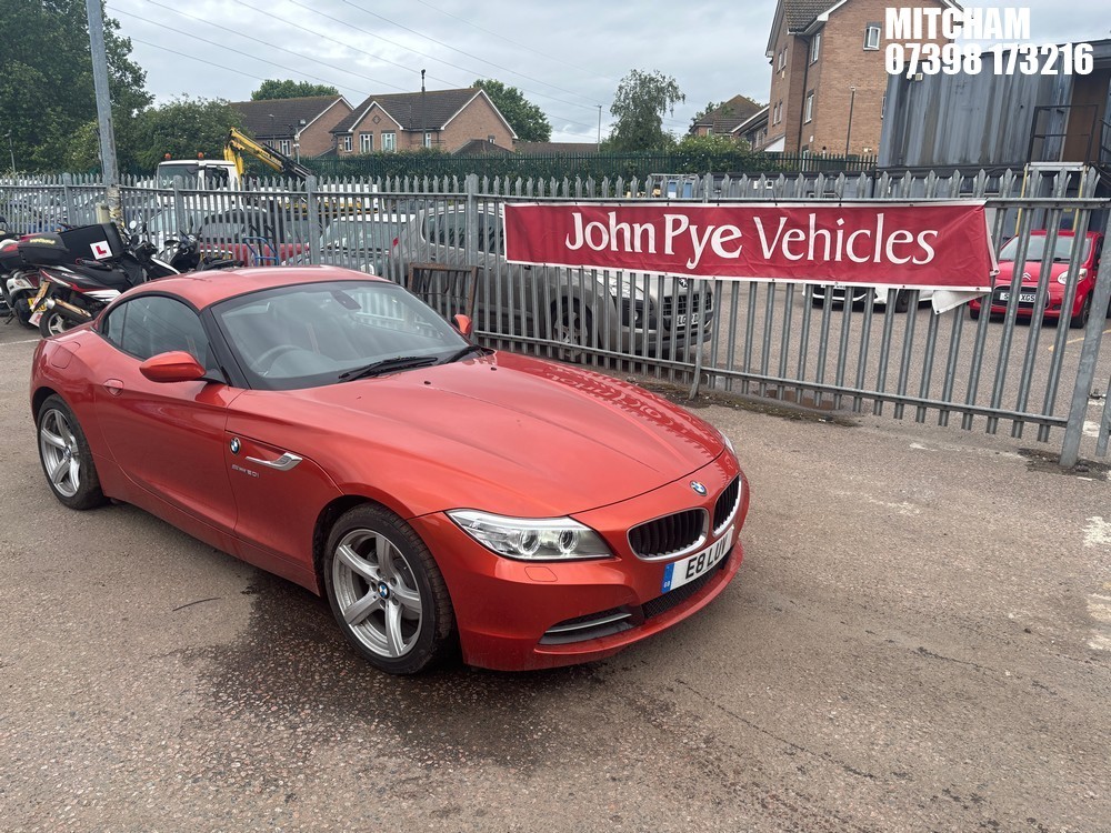 Location: Mitcham - 2013 BMW Z4 SDRIVE20I AUTO Convertible REG: E8LUV, B9750540 Petrol, 8 Speed Auto Petrol, Former Keepers: 0, Keys: Yes, MOT Expiry date: 30/10/2019