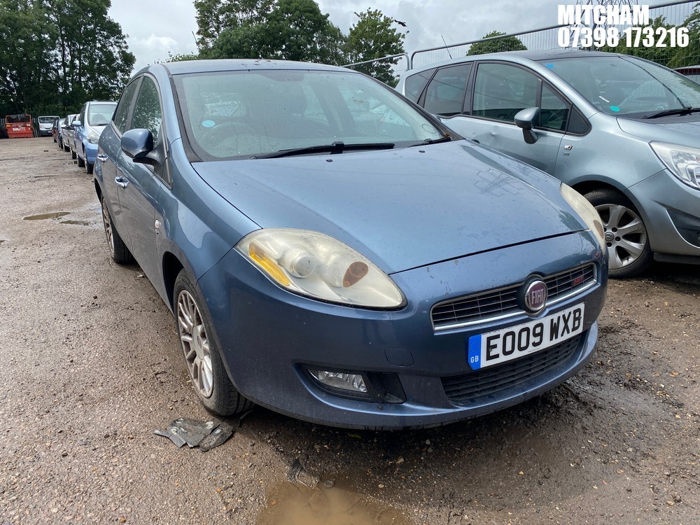 Location: Mitcham - 2009 FIAT BRAVO DYNAMIC TJET 150 5 Door Hatchback REG: EO09WXB, Keys: No, MOT Expiry date: 10/12/2026, 1368 Petrol, 6 Speed Manual Petrol, Former Keepers: 6