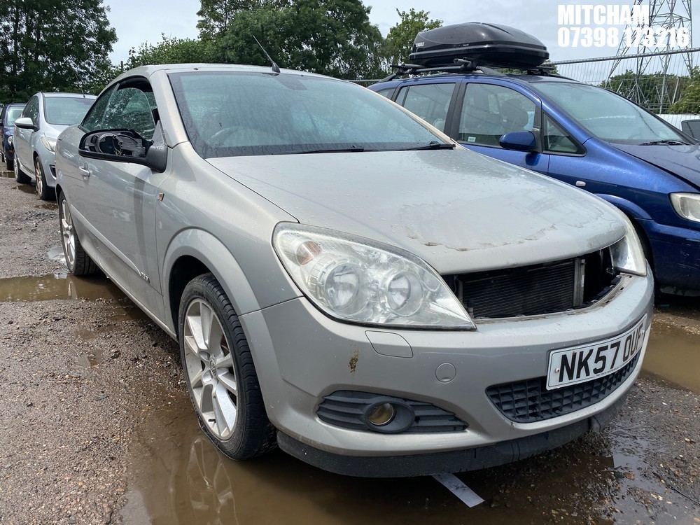 Location: Mitcham - 2008 VAUXHALL ASTRA TWIN TOP DESIGN Convertible REG: NK57OUF, Keys: No, MOT Expiry date: 22/07/2026, 1796 Petrol, 5 Speed Manual Petrol, Former Keepers: 6