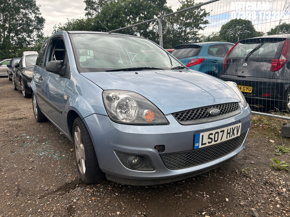 Location: Mitcham - 2007 FORD FIESTA ZETEC CLIMATE 3 Door Hatchback REG: LS07HXV, Keys: No, MOT Expiry date: 25/10/2025, 1388 Petrol, 5 Speed Manual Petrol, Former Keepers: 7