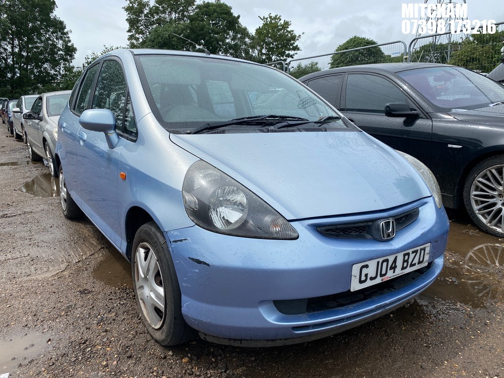 Location: Mitcham - 2004 HONDA JAZZ SE 5 Door Hatchback REG: GJ04BZD, Keys: No, MOT Expiry date: 12/03/2027, 1339 Petrol, 5 Speed Manual Petrol, Former Keepers: 3