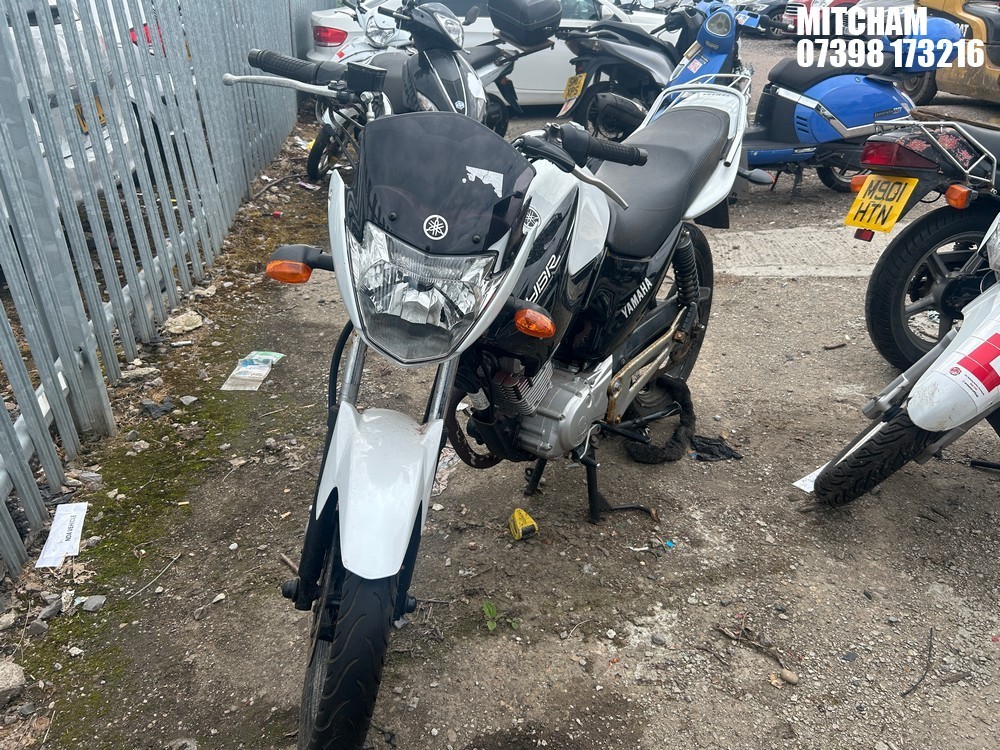 Location: Mitcham - 2014 YAMAHA YBR 125 Motorcycle REG: WM14MXD, Keys: No, MOT Expiry date: 16/07/2024, 125 Petrol, MANUAL, Former Keepers: 4
