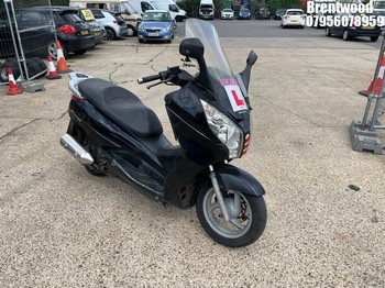 Location: Brentwood - 2008 HONDA FES 125-7 Motorcycle REG: LA08NVN, Keys: No, MOT Expiry date: 06/11/2025, 125 Petrol, Auto Petrol, Former Keepers: 8
