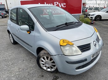 Location: South Wales - 2006 RENAULT MODUS DYNAMIQUE 16V AUTO 5 Door Hatchback REG: RF06KUG, Keys: No, MOT Expiry date: 15/02/2027, 1598 Petrol, 4 Speed Auto Petrol, Former Keepers: 8