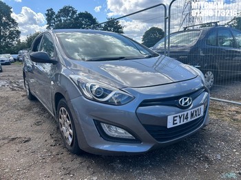 Location: Mitcham - 2014 HYUNDAI I30 CLASSIC 5 Door Hatchback REG: EY14WXU, Keys: No, MOT Expiry date: 02/04/2026, 1396 Petrol, 6 Speed Manual Petrol, Former Keepers: 8
