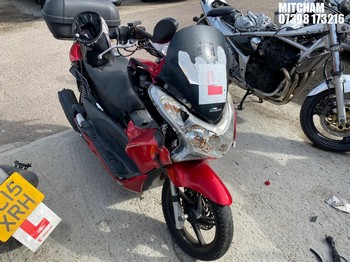 Location: Mitcham - 2011 HONDA WW 125 EX2-A Motorcycle REG: LP60WPJ, Keys: No, MOT Expiry date: 20/01/2024, 125 Petrol, AUTOMATIC, Former Keepers: 14