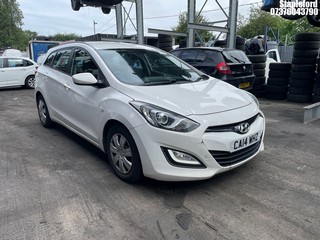 Location: Stapleford - 2014 HYUNDAI I30 CLASSIC BLUE DRIVE CR Estate REG: CA14WHZ, Keys: Yes, MOT Expiry date: 28/10/2026, 1582 Diesel, 6 Speed Manual Diesel, Former Keepers: 5