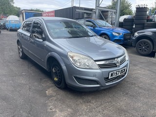 Location: Stapleford - 2007 VAUXHALL ASTRA CLUB 5 Door Hatchback REG: MT57OGW, Keys: Yes, MOT Expiry date: 19/04/2026, 1598 Petrol, 5 Speed Manual Petrol, Former Keepers: 5
