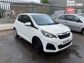 Location: Hayes - 2015 PEUGEOT 108 ACTIVE 3 Door Hatchback REG: DY15YNZ, Keys: No, MOT Expiry date: 02/09/2025, 998 Petrol, 5 Speed Manual Petrol, Former Keepers: 4