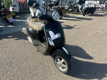 Location: Mitcham - 2010 PIAGGIO VESPA LX 50 Moped REG: LJ60HYZ, Keys: No, MOT Expiry date: 02/12/2026, 48 Petrol, AUTOMATIC, Former Keepers: 1