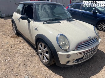 Location: Peterborough - 2005 MINI MINI COOPER 3 Door Hatchback REG: GL55DNU, Keys: No, MOT Expiry date: 06/02/2026, 1598 Petrol, 5 Speed Manual Petrol, Former Keepers: 4