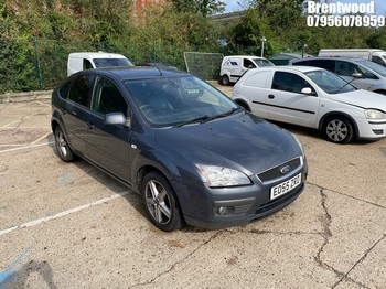 Location: Brentwood - 2005 FORD FOCUS TITANIUM 5 Door Hatchback REG: EO55ZRD, Keys: No, MOT Expiry date: 24/07/2026, 1999 Petrol, 5 Speed Manual Petrol, Former Keepers: 9