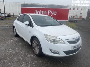 Location: South Wales - 2011 VAUXHALL ASTRA EXCITE 5 Door Hatchback REG: BF61GYC, Keys: No, MOT Expiry date: 25/11/2026, 1598 Petrol, 5 Speed Manual Petrol, Former Keepers: 4