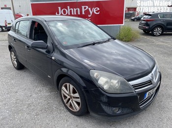 Location: South Wales - 2010 VAUXHALL ASTRA SXI TWINPORT 5 Door Hatchback REG: BK10TYU, Keys: No, MOT Expiry date: 23/01/2026, 1364 Petrol, 5 Speed Manual Petrol, Former Keepers: 7