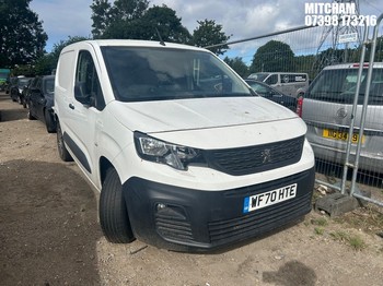 Location: Mitcham - 2020 PEUGEOT PARTNER PROFESSIONAL L1 P Panel Van REG: WF70HTE, Keys: No, MOT Expiry date: 07/10/2026, 1200 Petrol, 6 Speed Manual Petrol, Former Keepers: 2