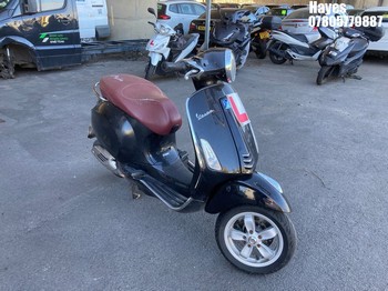 Location: HAYES / HEATHROW - 2014 PIAGGIO VESPA PRIMAVERA 125 3V SCOOTER REG: EF64OYW, 124cc PETROL, Automatic, Former Keepers: 4, Keys: No, MOT: Expiry date21/07/2026