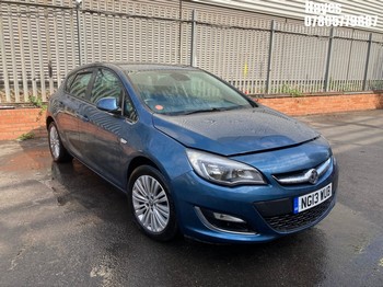 Location: Hayes - 2013 VAUXHALL ASTRA ENERGY 5 Door Hatchback REG: NG13WUB, Keys: No, MOT Expiry date: 09/11/2025, 1598 Petrol, 5 Speed Manual Petrol, Former Keepers: 9