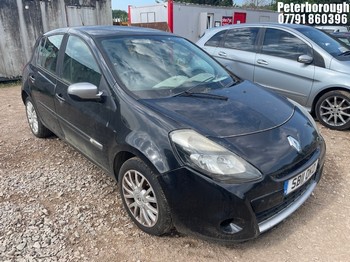 Location: Peterborough - 2011 RENAULT CLIO DYNAMIQUE TOMTOM 16V 5 Door Hatchback REG: SB11OKO, Keys: No, MOT Expiry date: 10/09/2025, 1149 Petrol, 5 Speed Manual Petrol, Former Keepers: 3