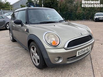 Location: Brentwood - 2008 MINI COOPER CLUBMAN Estate REG: EO58KLX, Keys: No, MOT Expiry date: 21.05.2027, 1598 Petrol, 6 Speed Manual Petrol, Former Keepers: 6