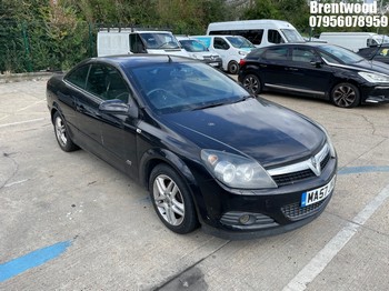Location: Brentwood - 2007 VAUXHALL ASTRA TWIN TOP SPORT Convertible REG: MA57JVO, Keys: No, MOT Expiry date: 04/07/2026, 1796 Petrol, 5 Speed Manual Petrol, Former Keepers: 8