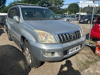 Location: Mitcham - 2004 TOYOTA LANDCRUISER LC4 D-4D Estate REG: FA54WKR, Keys: No, MOT Expiry date: 28/10/2026, 2982 Diesel,, Former Keepers: 7