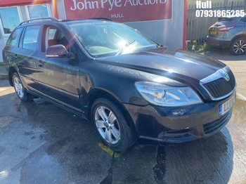 Location: Hull - 2011 SKODA OCTAVIA SE MPI Estate REG: LL11VEF, Keys: No, MOT Expiry date: 30/04/2026, 1595 Petrol, 5 Speed Manual Petrol, Former Keepers: 10