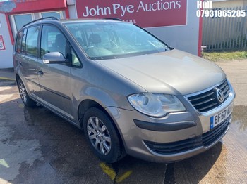 Location: Hull - 2007 VOLKSWAGEN TOURAN S TDI 105 MPV REG: BF57AUV, Keys: No, MOT Expiry date: 01/12/2026, 1896 Diesel, 6 Speed Manual Diesel, Former Keepers: 5