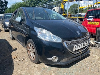 Location: Mitcham - 2014 PEUGEOT 208 ACTIVE 5 Door Hatchback REG: EF63XEO, Keys: No, MOT Expiry date: 04/02/2026, 1199 Petrol, 5 Speed Manual Petrol, Former Keepers: 4