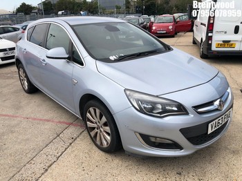 Location: Brentwood - 2014 VAUXHALL ASTRA SE AUTO 5 Door Hatchback REG: VA63FVB, Keys: No, MOT Expiry date: 27/10/2023, 1598 Petrol, 6 Speed Auto Petrol, Former Keepers: 4
