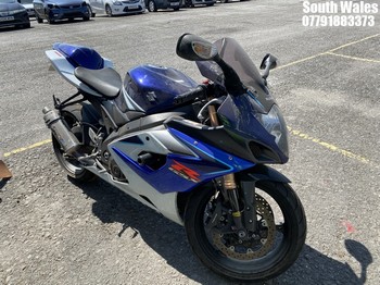 Location: South Wales - 2007 SUZUKI GSXR 1000 K6 Motorcycle REG: WV07BFN, 999cc Petrol, 6 Speed Manual petrol, Former Keepers: 7, Keys: Yes, MOT Expiry date: 30/04/2026