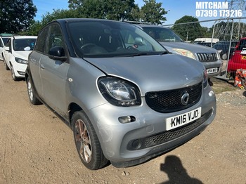 Location: Mitcham - 2016 SMART FORFOUR PASSION 5 Door Hatchback REG: KM16VJO, Keys: No, MOT Expiry date: 13/11/2025, 999 Petrol, 5 Speed Manual Petrol, Former Keepers: 4