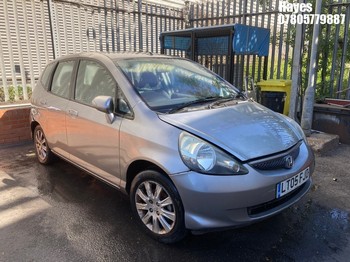 Location: Hayes - 2005 HONDA JAZZ SE CVT 5 Door Hatchback REG: LT05FJD, Keys: No, MOT Expiry date: 14/01/2026, 1339 Petrol, Variable Speed Auto Petrol, Former Keepers: 5
