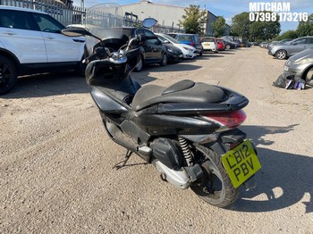 NOTE: ATF Registered Buyers ONLY - Location: Mitcham - 2012 HONDA WW 125 EX2-A Motorcycle REG: LB12PBV, Keys: No, MOT Expiry date: 14/11/2023, 125 Petrol, Automatic, Former Keepers: 7