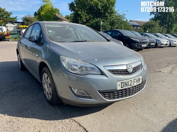 Location: Mitcham - 2012 VAUXHALL ASTRA EXCLUSIV 98 5 Door Hatchback REG: DN12FHW, Keys: No, MOT Expiry date: 25/02/2026, 1398 Petrol, 5 Speed Manual Petrol, Former Keepers: 4
